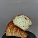 🥐

モーニングやブランチのお供に是非。
シンプルの王道、クロワッサンです🕊️

〜〜〜〜〜〜〜〜〜〜〜〜〜〜〜〜〜〜〜〜〜〜

#淡路島 #淡路パン #淡路パン屋 #淡路ベーカリー #淡路グルメ #アワイチ #パン屋 #ベーカリー #明石海峡大橋 #淡路島グルメ #淡路島ドライブ #日帰り旅行 #パン屋 #淡路西海岸 #淡路島デート #淡路島ベーカリー #淡路島カフェ #コーヒー #ddベーカリー #ddbakery  #季節限定